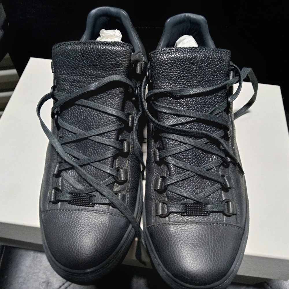 I buy storage units and found these in the unit